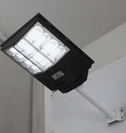 IP66 Waterproof Solar Street Light with Remote Control